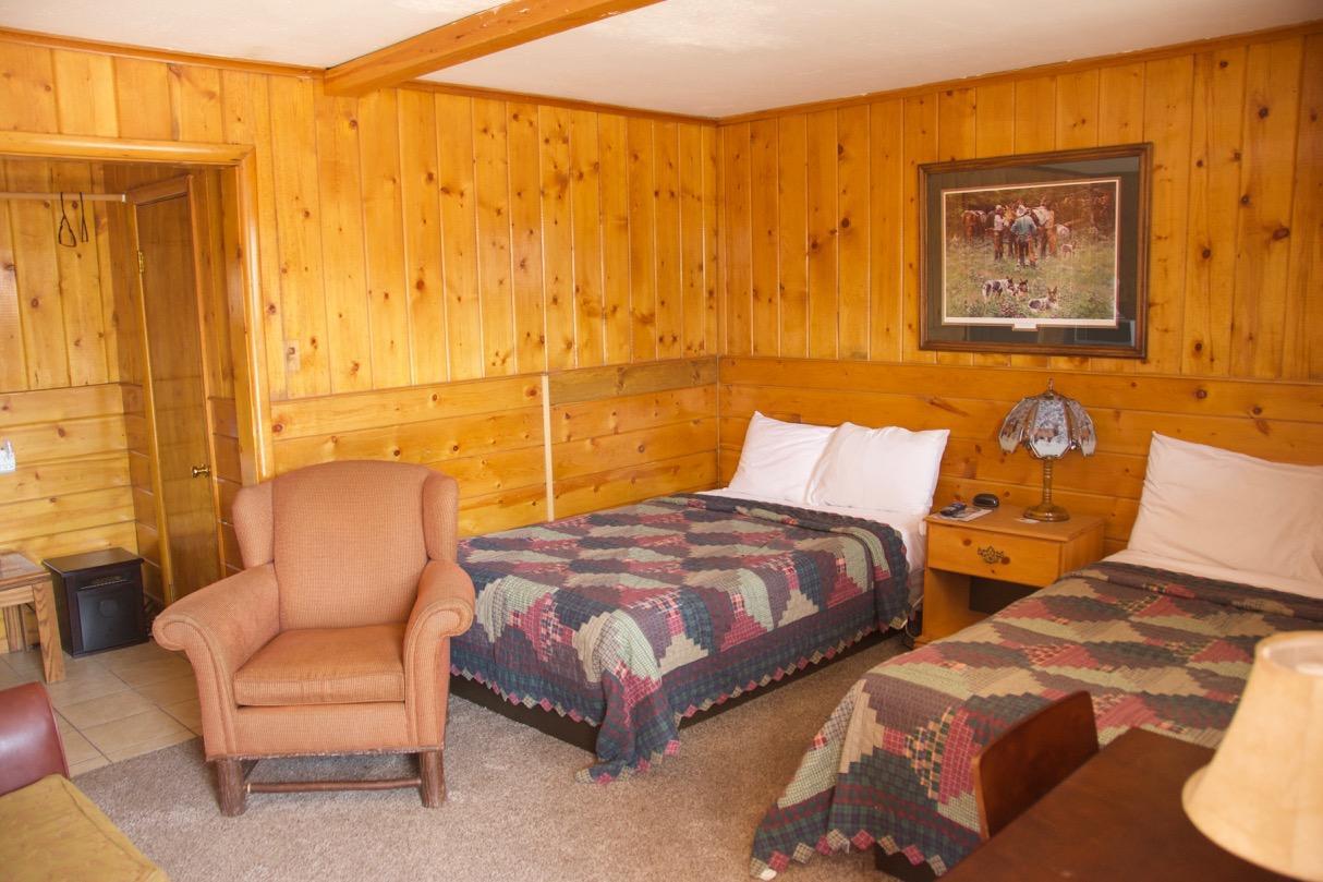 Yellowstone Holiday Motelウェスト・イエローストーン エクステリア 写真