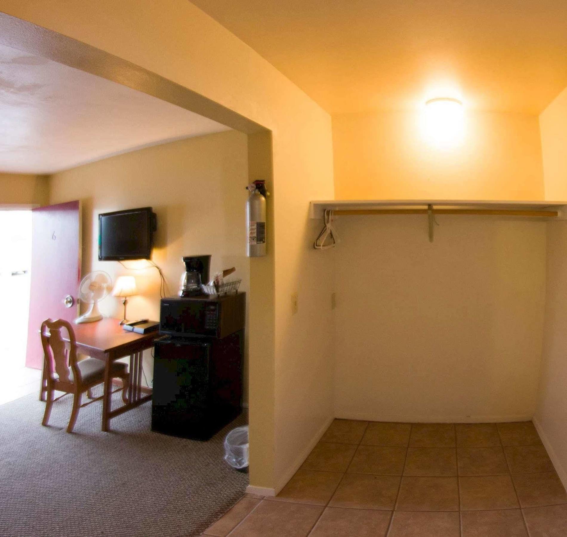 Yellowstone Holiday Motelウェスト・イエローストーン エクステリア 写真