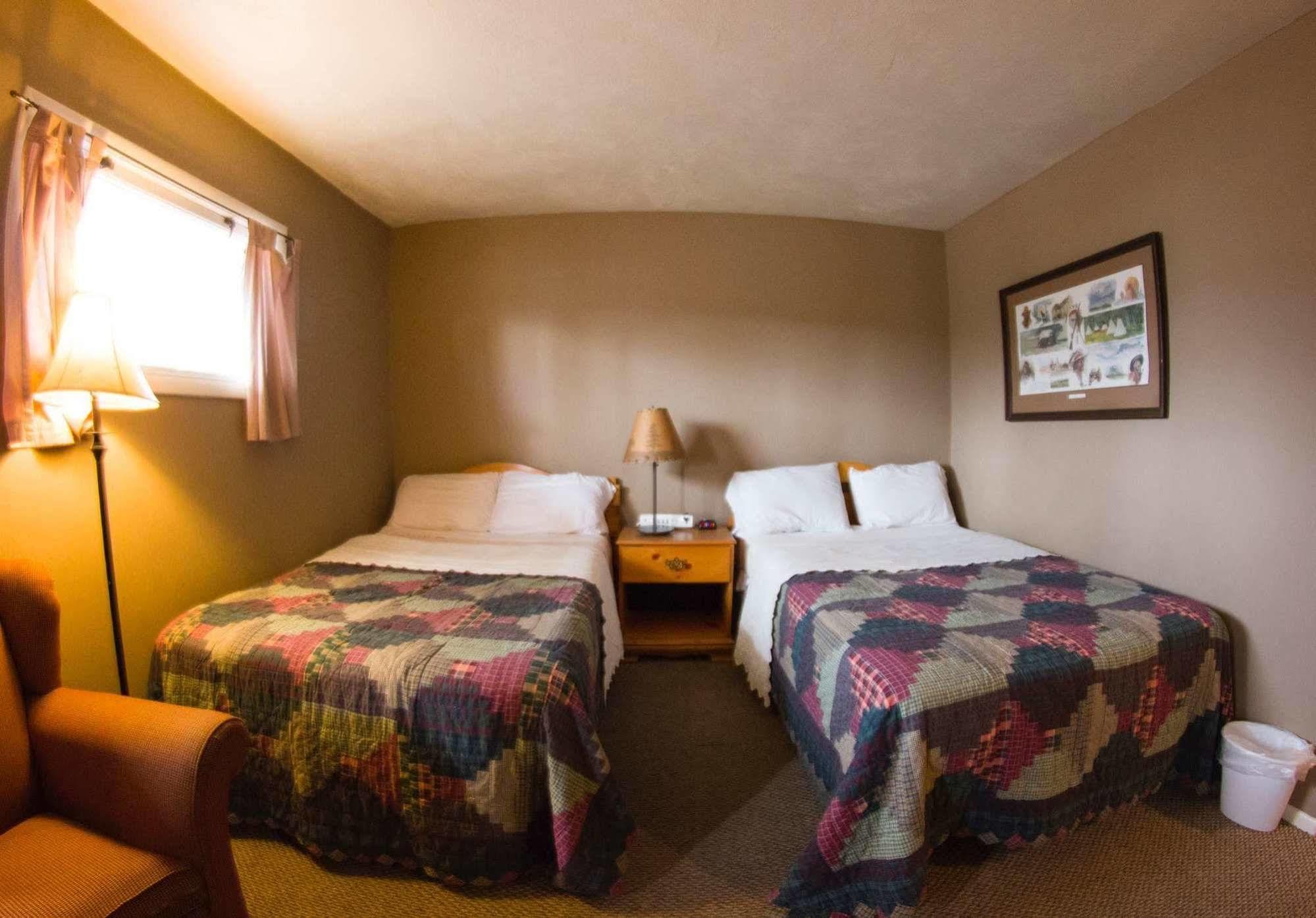 Yellowstone Holiday Motelウェスト・イエローストーン エクステリア 写真