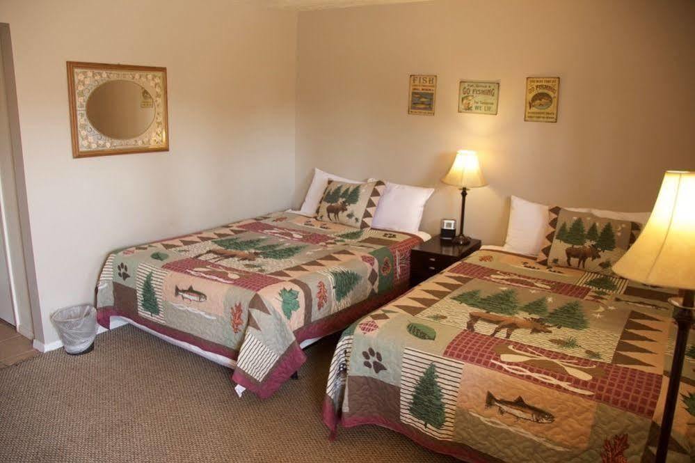 Yellowstone Holiday Motelウェスト・イエローストーン エクステリア 写真