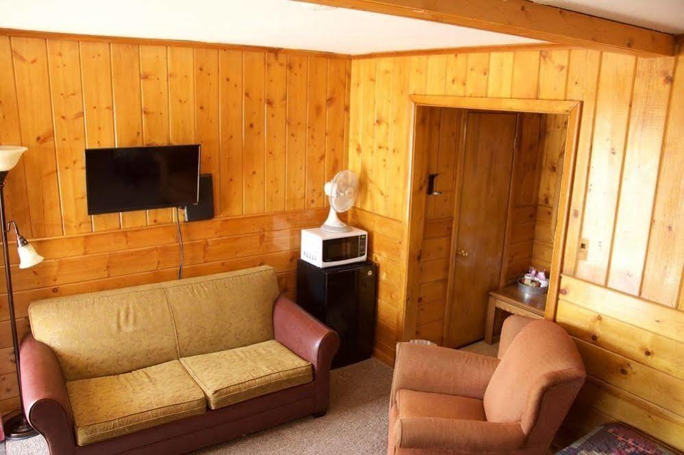 Yellowstone Holiday Motelウェスト・イエローストーン エクステリア 写真